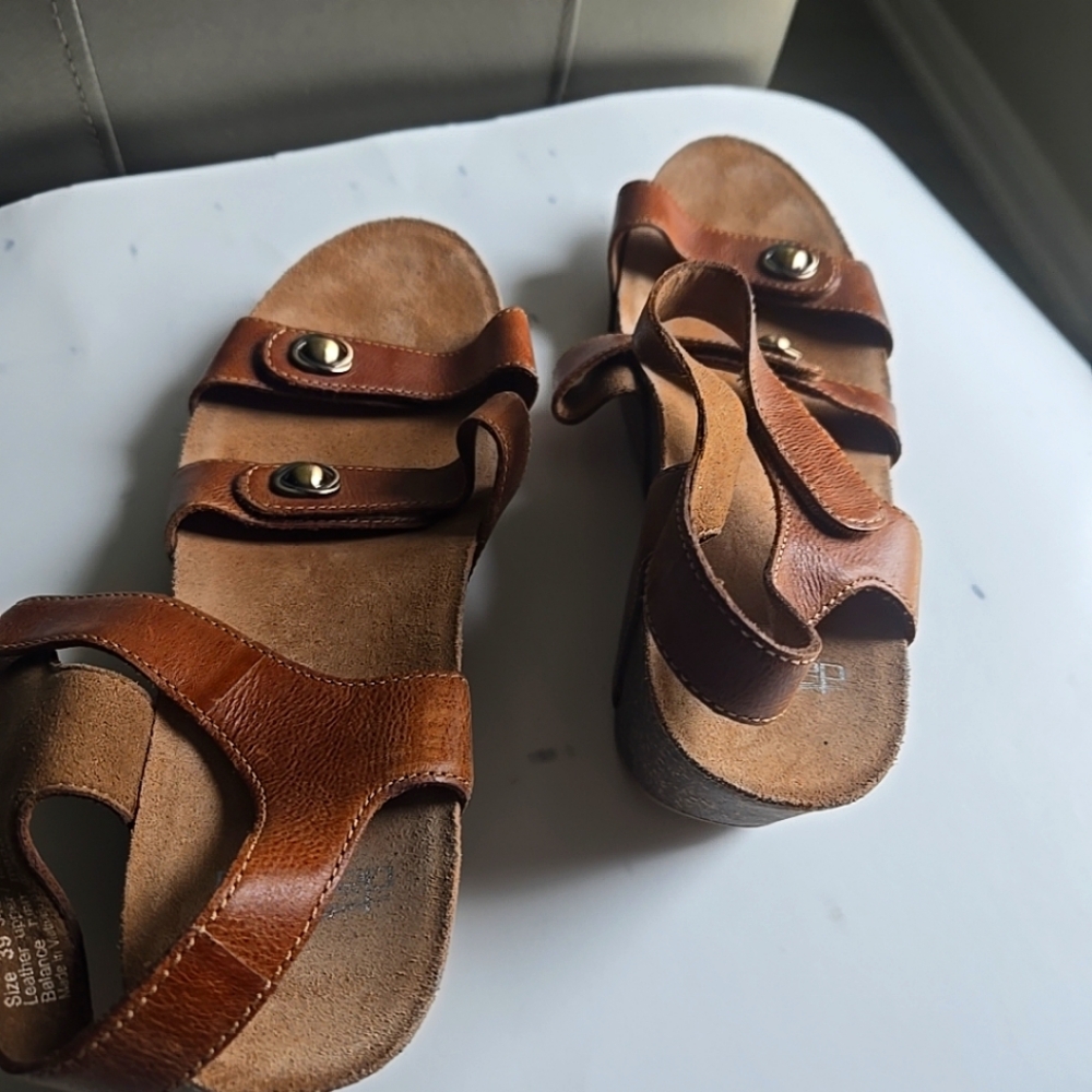 Dansko Savannah Tan Leather Ankle Strap Platform Wedge Sandal  Size 39